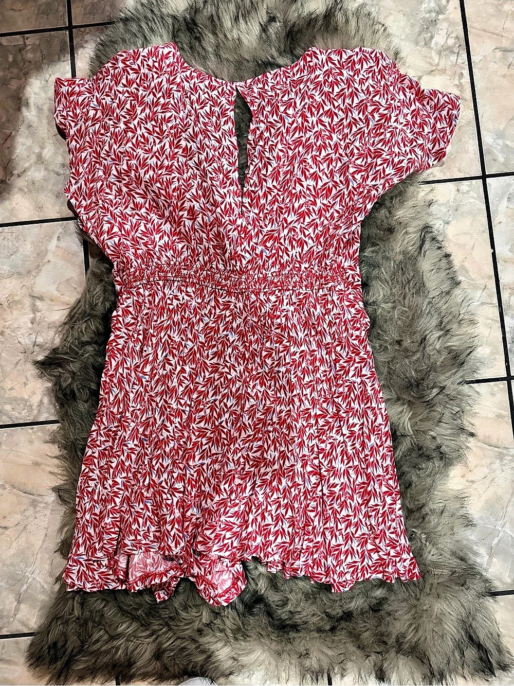 Lulus Floral romper in Red & White Size Large Like New